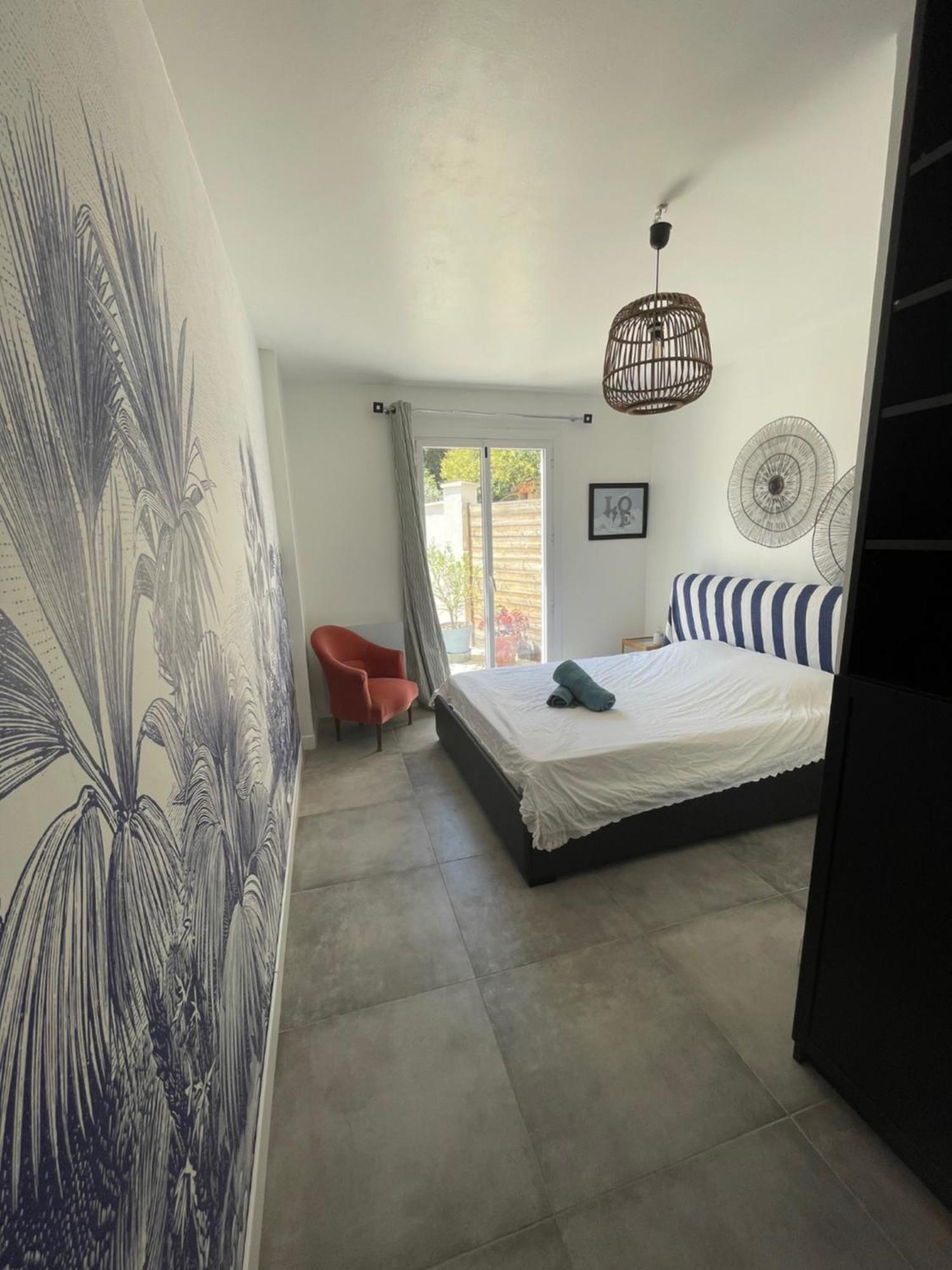 Azur Appart 4 Pers - Parking - Terrasse - 10Min Du Centre Cassis Kültér fotó