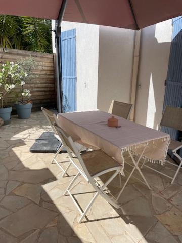 Azur Appart 4 Pers - Parking - Terrasse - 10Min Du Centre Cassis Kültér fotó